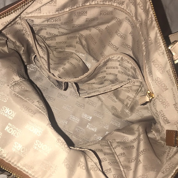 Michael Kors Tan purse - Picture 3 of 4
